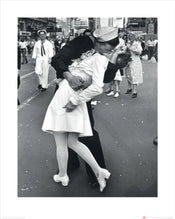 Art Print Time Life War Time Kiss 40x50cm Pyramid PPR43217 | Yourdecoration.co.uk