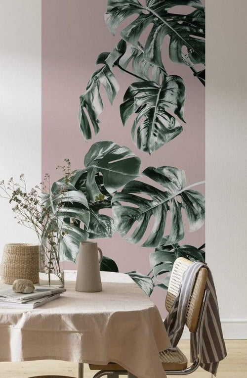 Komar Monstera Rose Groen Non Woven Wall Mural 100x250cm 1 baan Ambiance | Yourdecoration.co.uk