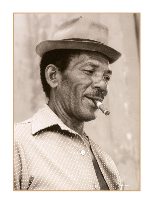 PGM CVC 03 Christophe Chat Verre Tabaco Santiago de Cuba Art Print 30x40cm | Yourdecoration.co.uk